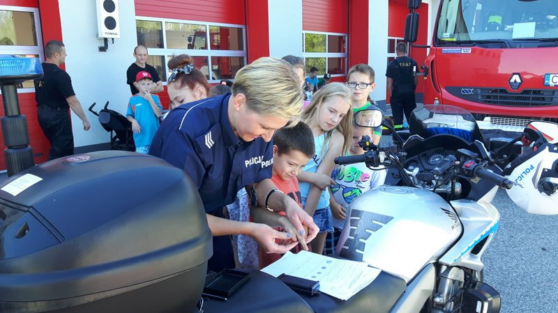 Wakacje z mundurowymi