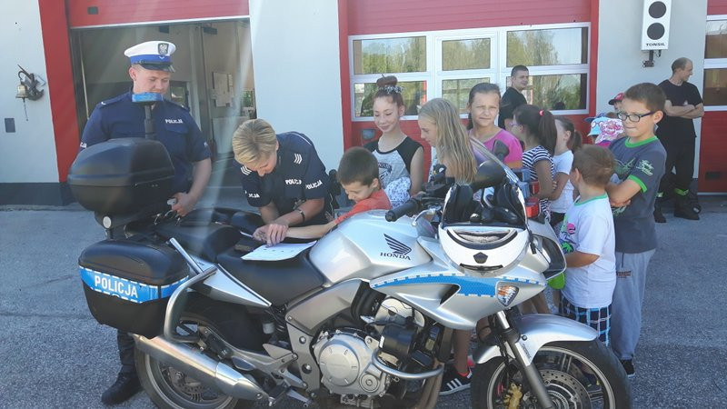 Wakacje z mundurowymi