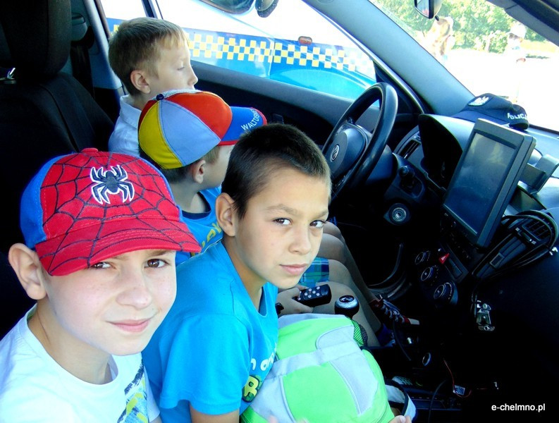 Wakacje z mundurowymi