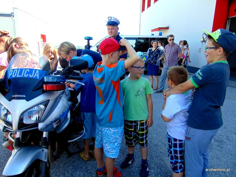 Wakacje z mundurowymi