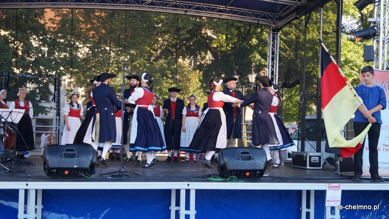 Światowy Festiwal Folkloru ?Fathers? Village?