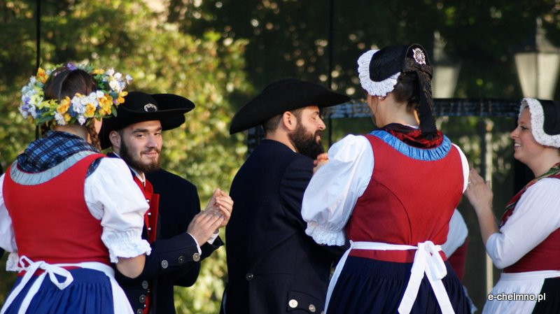 Światowy Festiwal Folkloru ?Fathers? Village?