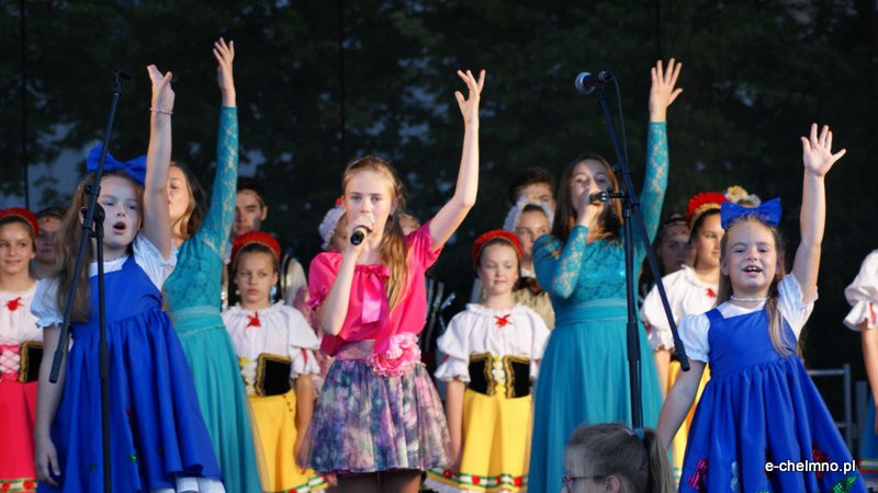 Światowy Festiwal Folkloru ?Fathers? Village?