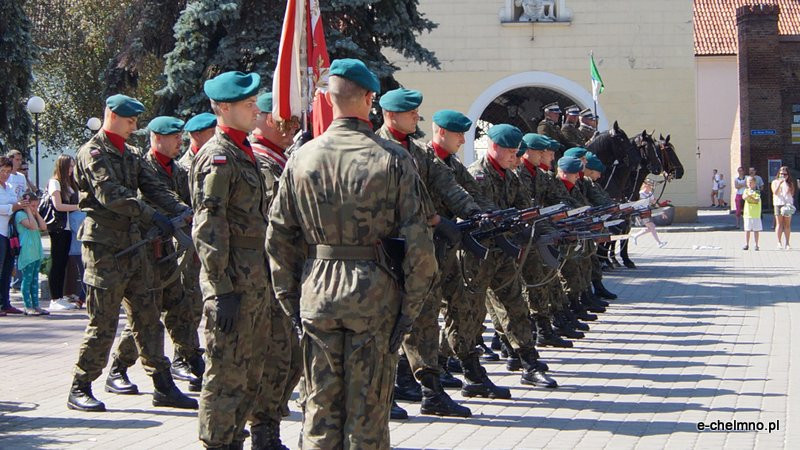 Uroczysta zbiórka przy Pomniku Nieznanego Żołnierza