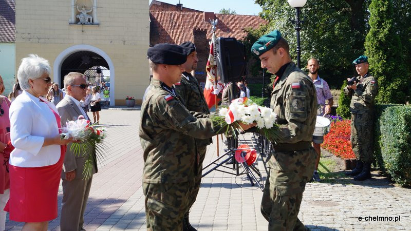 Uroczysta zbiórka przy Pomniku Nieznanego Żołnierza
