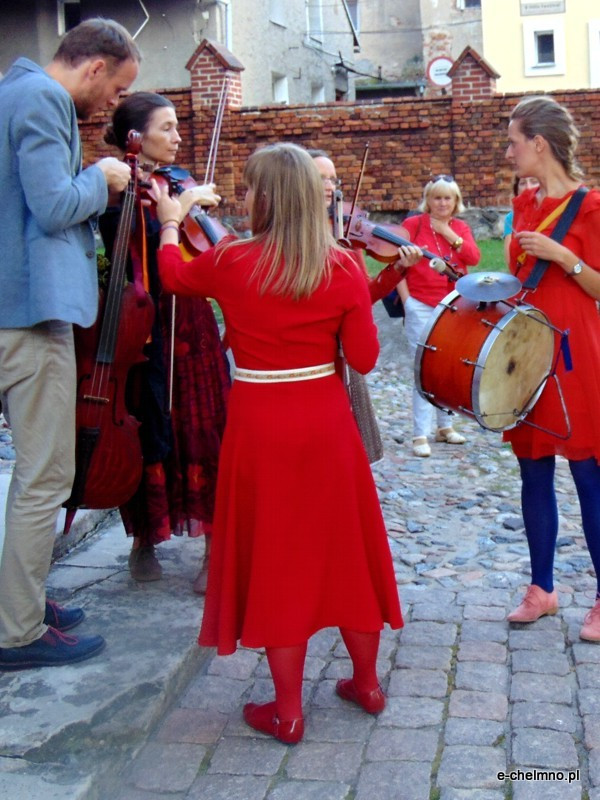 Anna Kaźmierak i Jarosław Cendrowski - Śniadania na deptaku