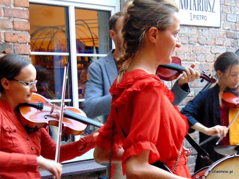 Anna Kaźmierak i Jarosław Cendrowski - Śniadania na deptaku