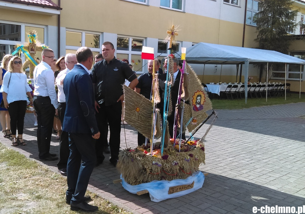 Dożynki w Małych Łunawach