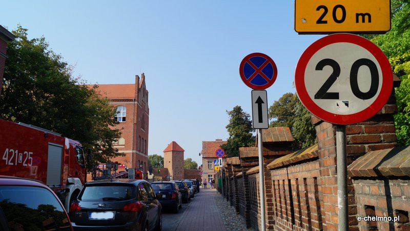 20 metrów bezmyślnego parkowania
