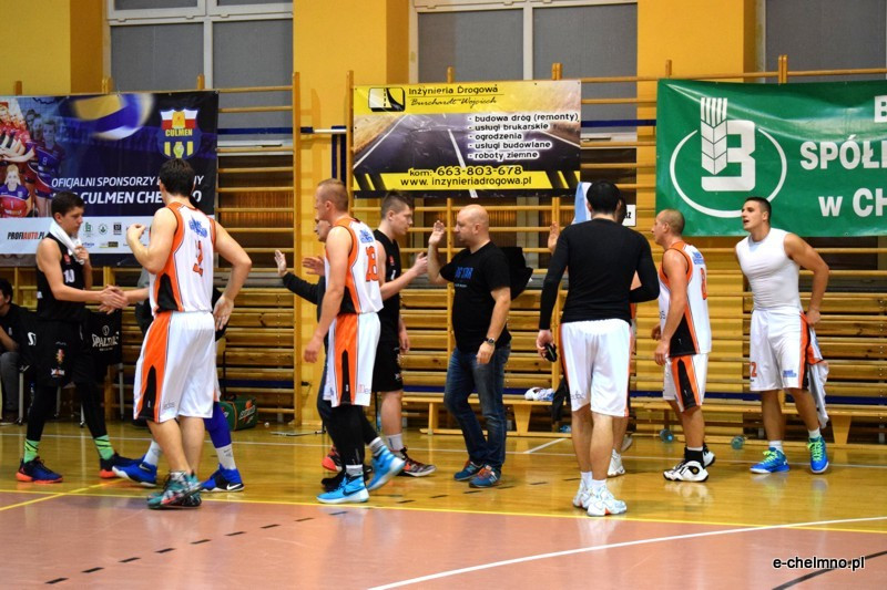 Zwycięstwo koszykarzy MEDOS MChKK Chełmno w meczu z drużyną NOVUM/ASTORIA Bydgoszcz