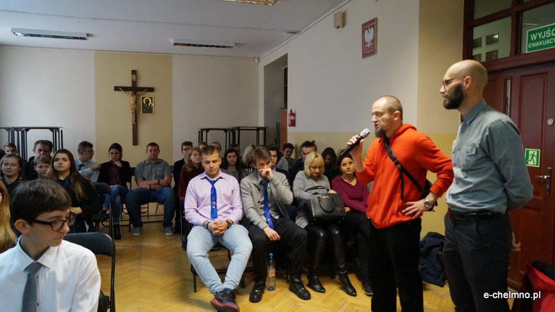 By pamiętać, trzeba wiedzieć? Zbrodnia Wołyńska