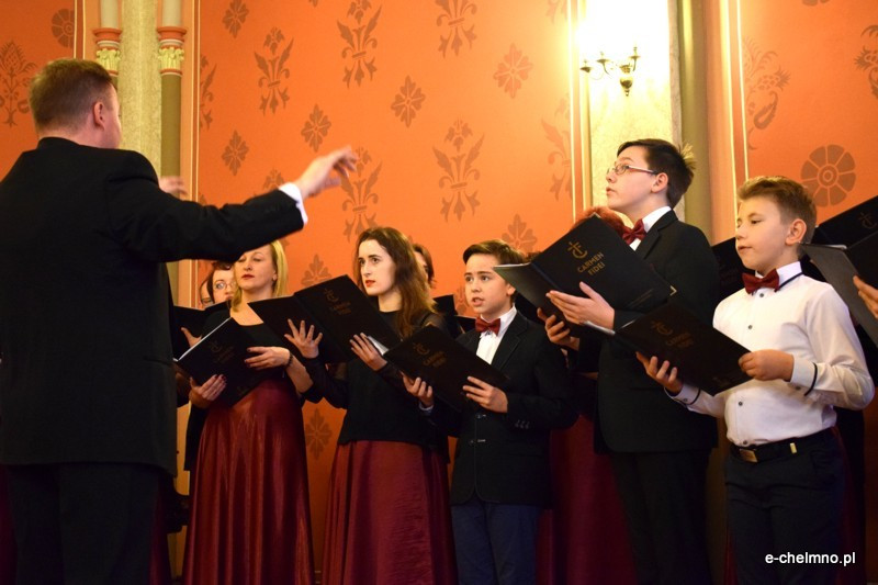 VIII Ogólnopolski Turniej Chórów o Kryształowe Serce Chełmińskiej Jesieni - relacja z konkursu i wręczenia nagród