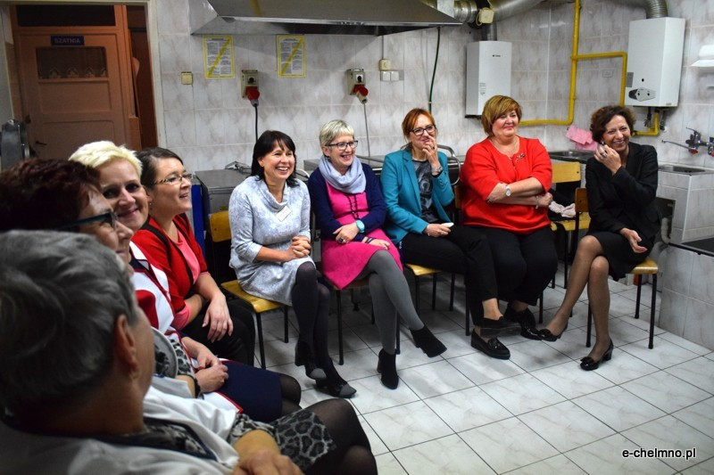 Prezentacja możliwości pieca konwekcyjno-parowego w stołówce Szkoły Podstawowej nr 2