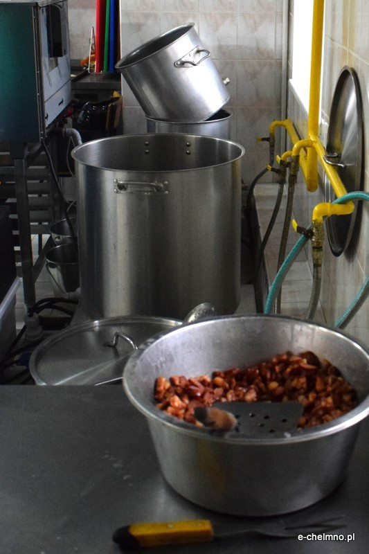 Prezentacja możliwości pieca konwekcyjno-parowego w stołówce Szkoły Podstawowej nr 2