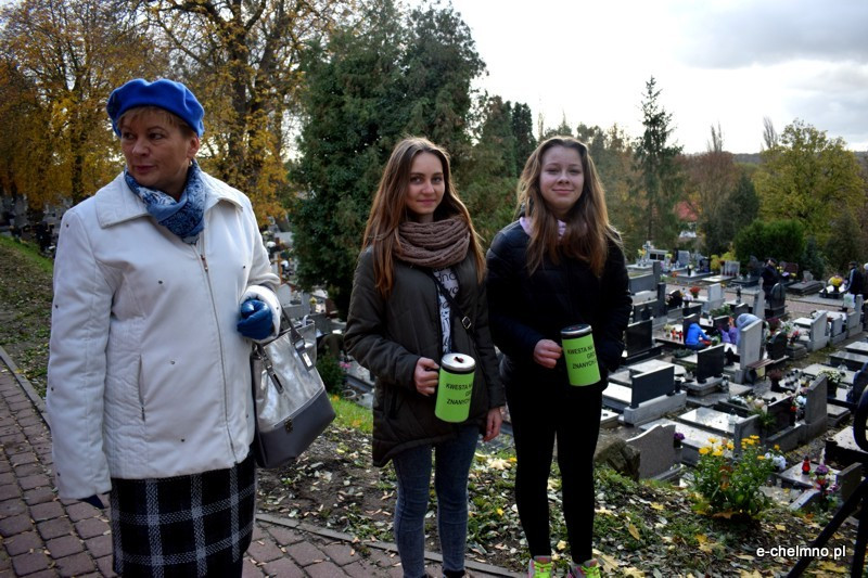 Kwesta na cmentarzu parafialnym