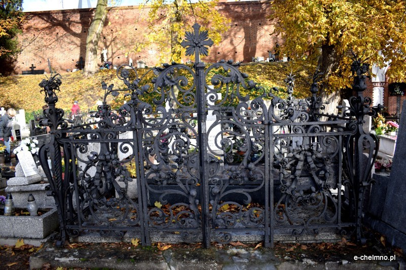 Kwesta na cmentarzu parafialnym