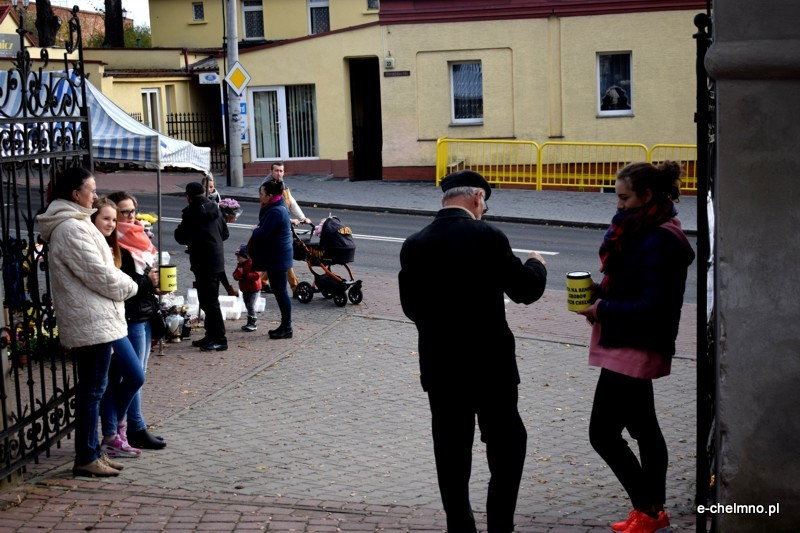 Kwesta na cmentarzu parafialnym