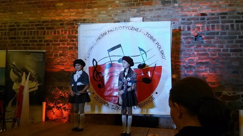 Laureatki XIII Wojewódzkiego Festiwalu Pieśni Patriotycznej ?Tobie Polsko?