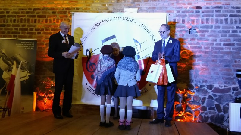Laureatki XIII Wojewódzkiego Festiwalu Pieśni Patriotycznej ?Tobie Polsko?