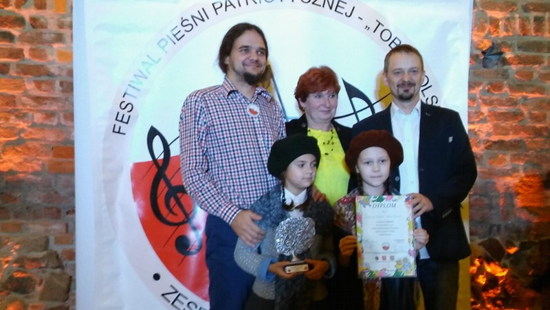 Laureatki XIII Wojewódzkiego Festiwalu Pieśni Patriotycznej ?Tobie Polsko?