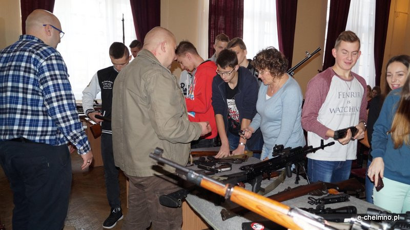 Pokaz broni w Klubie 3bdm