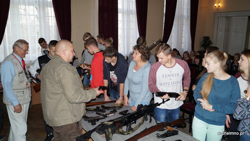 Pokaz broni w Klubie 3bdm