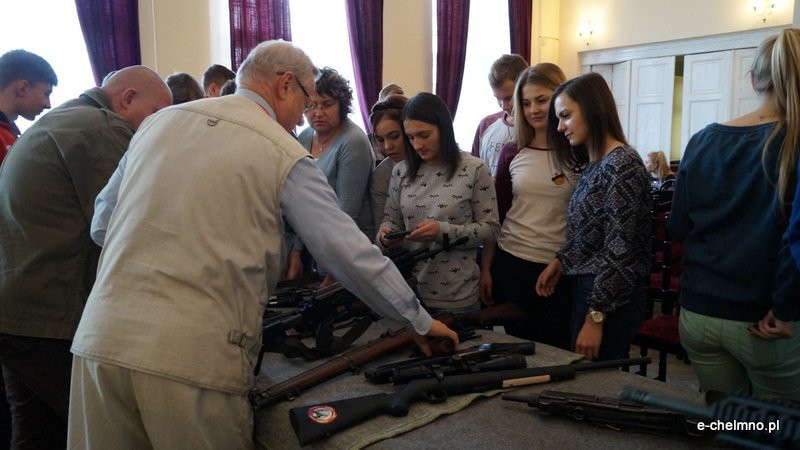 Pokaz broni w Klubie 3bdm