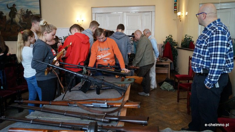 Pokaz broni w Klubie 3bdm