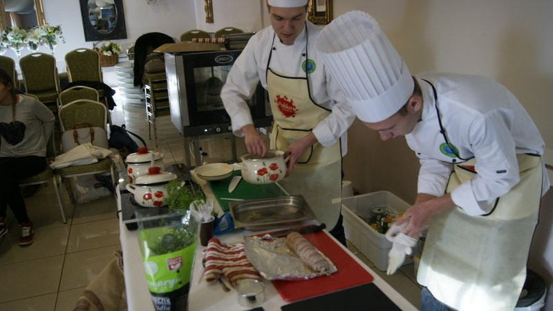 I miejsce uczniów ZSCKP w konkursie gastronomicznym w Villi Calvados w Bydgoszczy ?Świnia puławska jako rarytas regionalny?
