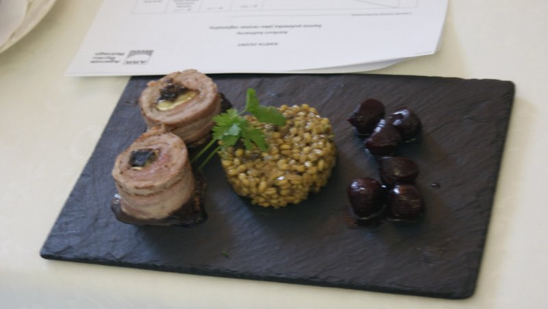 I miejsce uczniów ZSCKP w konkursie gastronomicznym w Villi Calvados w Bydgoszczy ?Świnia puławska jako rarytas regionalny?