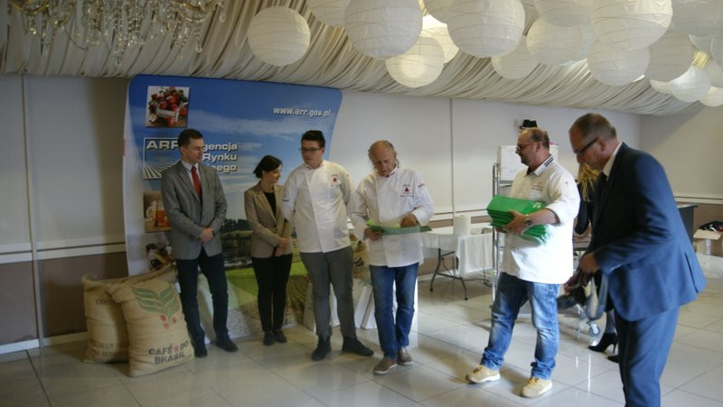 I miejsce uczniów ZSCKP w konkursie gastronomicznym w Villi Calvados w Bydgoszczy ?Świnia puławska jako rarytas regionalny?