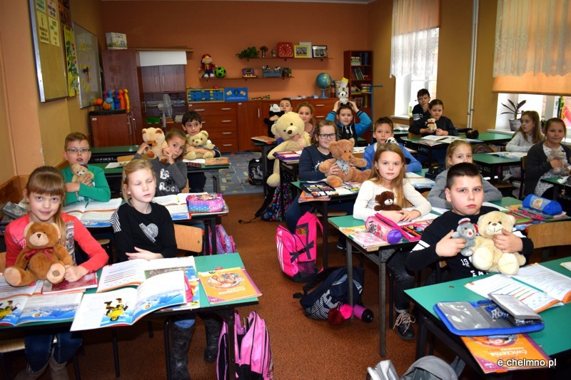 25 listopada - Światowy Dzień Pluszowego Misia w Szkole Podstawowej nr 2