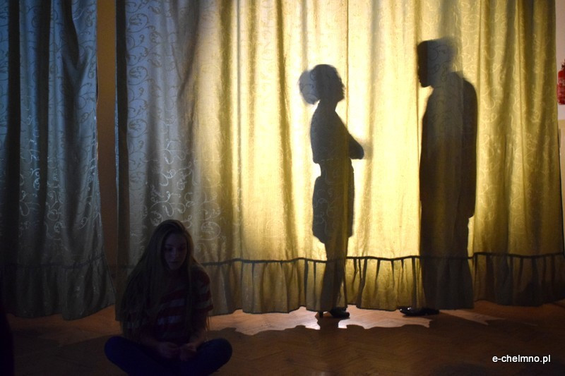 Marsz milczenia i inscenizacja z okazji Światowego Dnia Walki z AIDS w Katolickim Liceum i Gimnazjum Księży Pallotynów