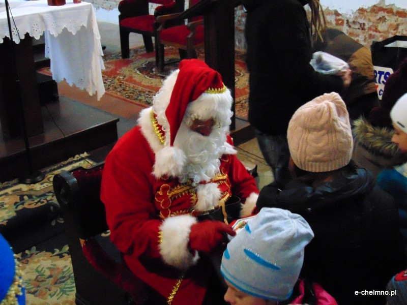 Msza z udziałem Świętego Mikołaja w kościele gimnazjalnym