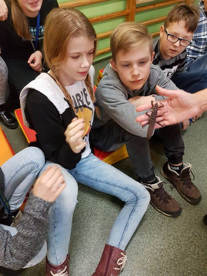 Pokazowa lekcja o zwierzętach egzotycznych w Szkole Podstawowej nr 4
