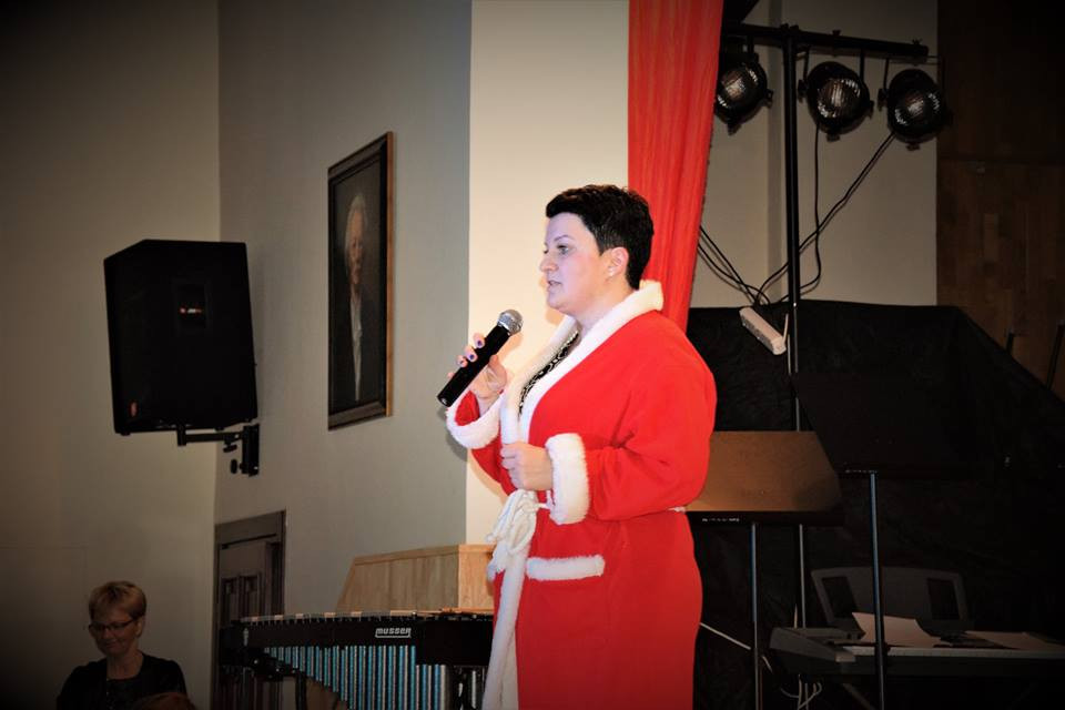 Radosna Wigilia rodziców, uczniów oraz grona pedagogicznego Katolickiego Pallotyńskiego Liceum, Gimnazjum i Szkoły Podstawowej w Chełmnie