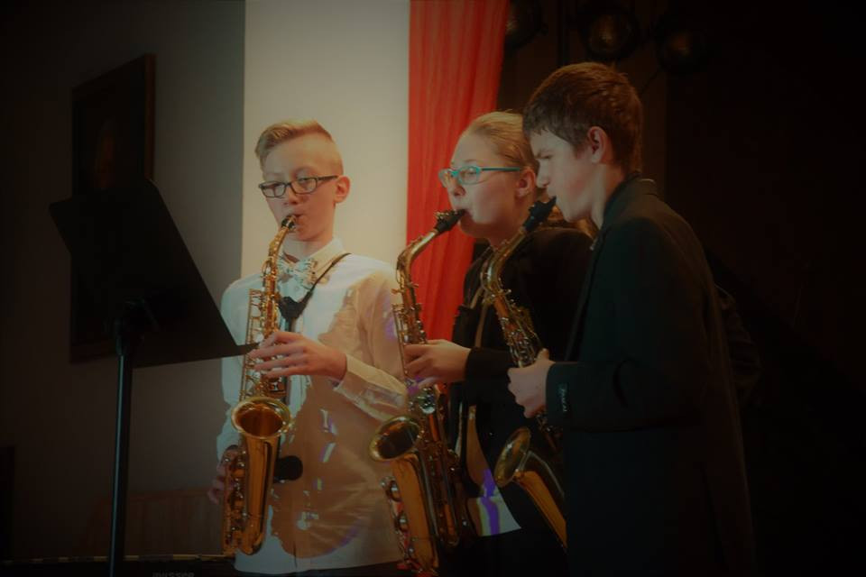 Radosna Wigilia rodziców, uczniów oraz grona pedagogicznego Katolickiego Pallotyńskiego Liceum, Gimnazjum i Szkoły Podstawowej w Chełmnie