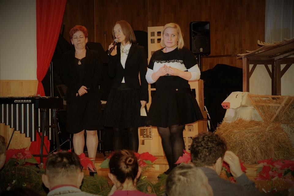 Radosna Wigilia rodziców, uczniów oraz grona pedagogicznego Katolickiego Pallotyńskiego Liceum, Gimnazjum i Szkoły Podstawowej w Chełmnie