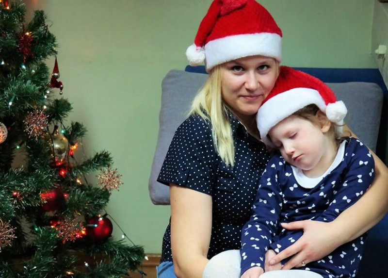 Podopieczni Specjalnego Ośrodka Szkolno-Wychowawczego przy Wigilijnym stole