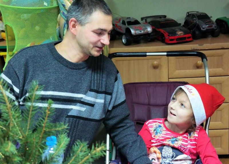 Podopieczni Specjalnego Ośrodka Szkolno-Wychowawczego przy Wigilijnym stole