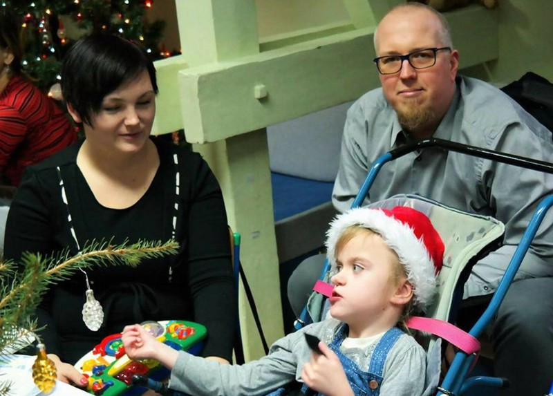 Podopieczni Specjalnego Ośrodka Szkolno-Wychowawczego przy Wigilijnym stole