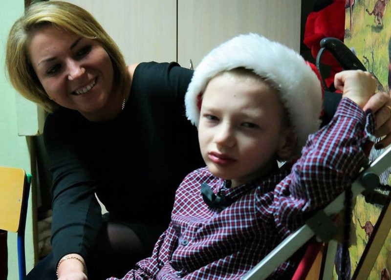 Podopieczni Specjalnego Ośrodka Szkolno-Wychowawczego przy Wigilijnym stole