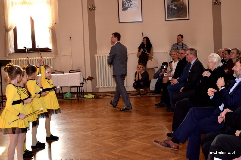 Honorowe wręczenie tytułów 