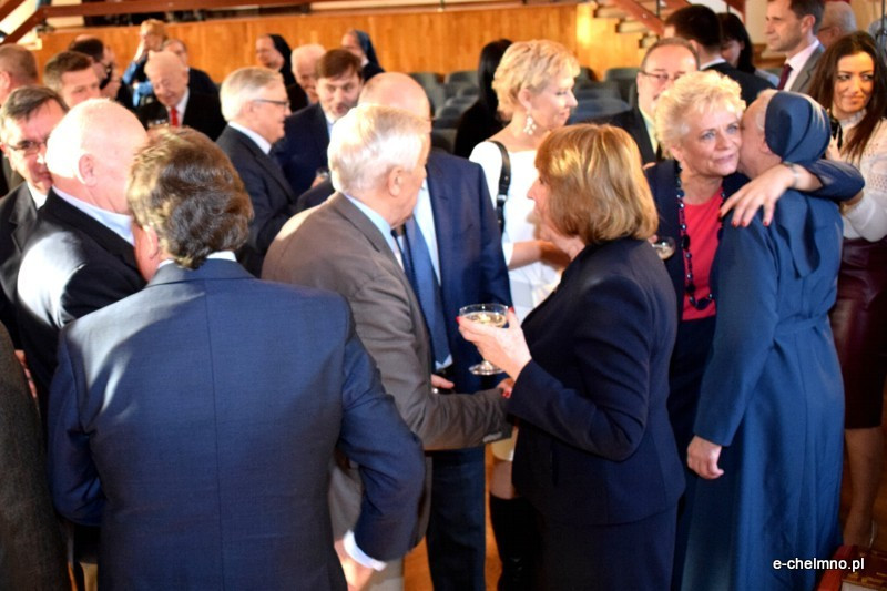 Honorowe wręczenie tytułów 