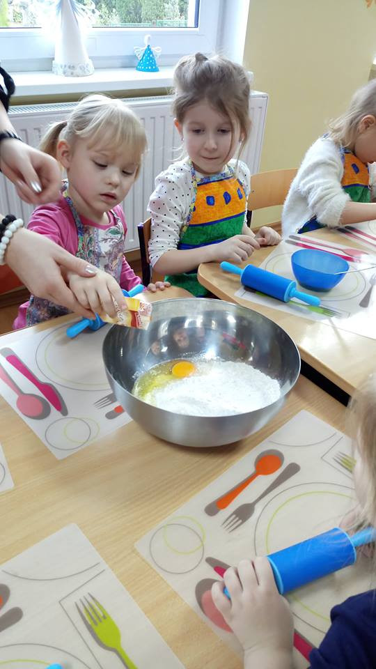Ciekawe zajęcia karnawałowe i kulinarne w Niepublicznym Przedszkolu 