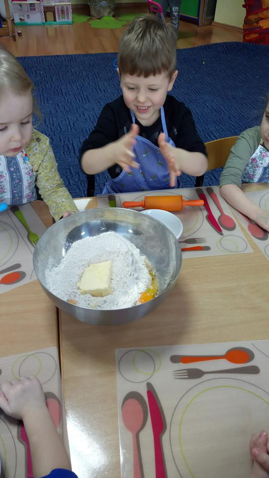 Ciekawe zajęcia karnawałowe i kulinarne w Niepublicznym Przedszkolu 