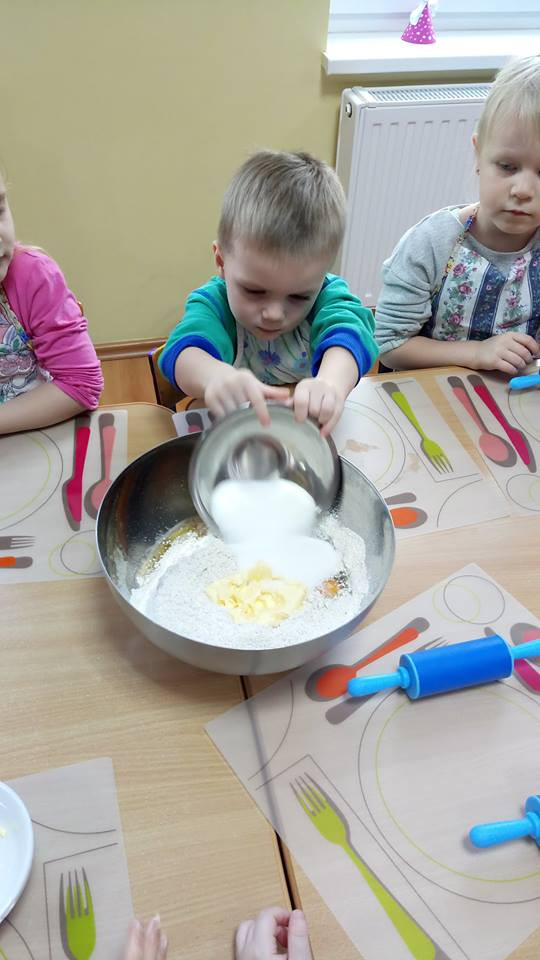 Ciekawe zajęcia karnawałowe i kulinarne w Niepublicznym Przedszkolu 