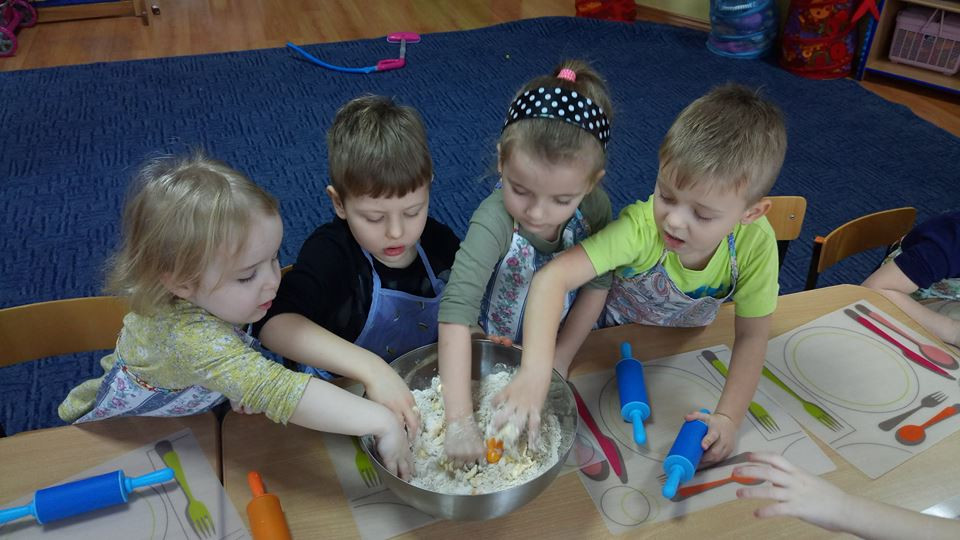 Ciekawe zajęcia karnawałowe i kulinarne w Niepublicznym Przedszkolu 