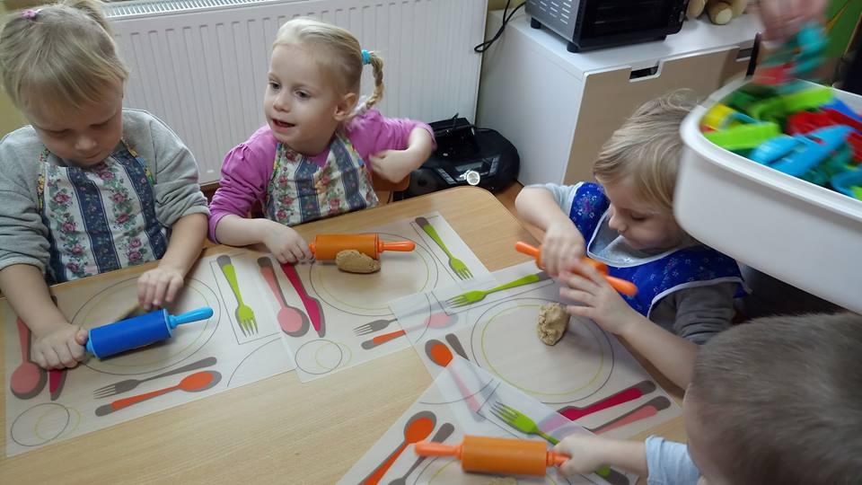 Ciekawe zajęcia karnawałowe i kulinarne w Niepublicznym Przedszkolu 