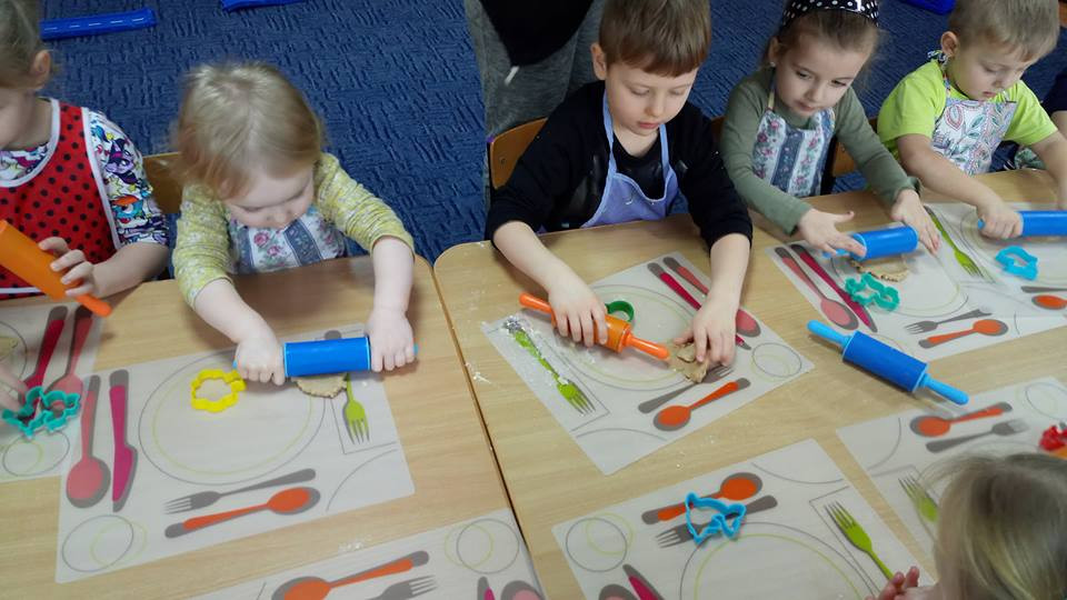 Ciekawe zajęcia karnawałowe i kulinarne w Niepublicznym Przedszkolu 